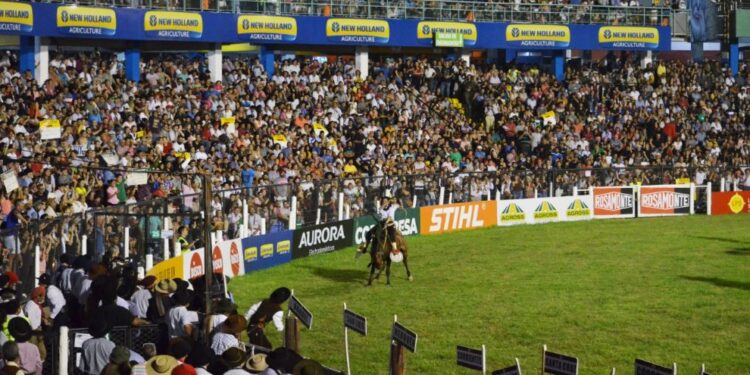 Comenzó el Festival de Doma y Folklore de Jesús María