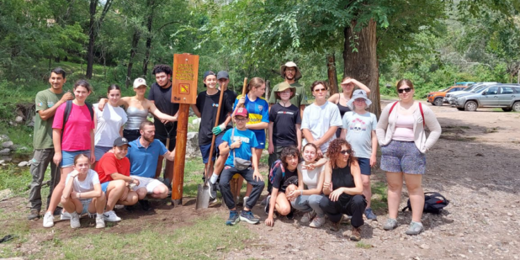 JÓVENES FRANCESES CONTRIBUYEN AL DESARROLLO COMUNITARIO Y LA PRESERVACIÓN AMBIENTAL EN UNQUILLO