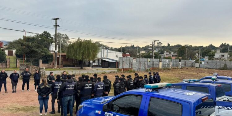 OPERATIVO EN BARRIO POLINESIAS: DETENCIONES Y SECUESTRO DE PRENDAS POR ROBOS A COMERCIOS