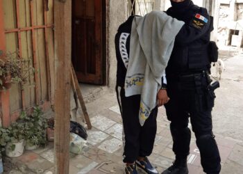LA CALERA: EXTRANJERA UTILIZABA A SU HIJO MENOR PARA COMERCIALIZAR DROGAS
