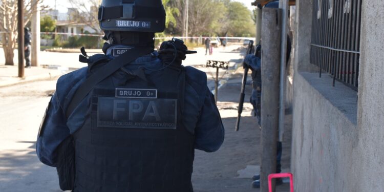 MEGAOPERATIVO: FPA REALIZÓ SEIS ALLANAMIENTOS Y SECUESTRÓ MÁS DE 4000 DOSIS DE ESTUPEFACIENTES EN CÓRDOBA