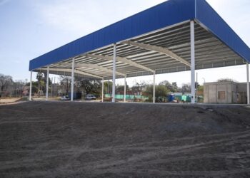 SE CONSTRUYE DOS NUEVOS POLIDEPORTIVOS SOCIALES EN SIERRAS CHICAS