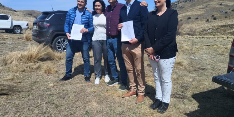 LA GRANJA Y LA CUMBRE FIRMAN ACUERDO PARA REGULAR CAUDALES EN EL TIU MAYU