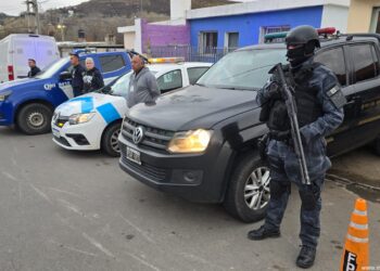 PAREJA DETENIDA POR COMERCIALIZAR COCAÍNA Y MARIHUANA EN LA CALERA