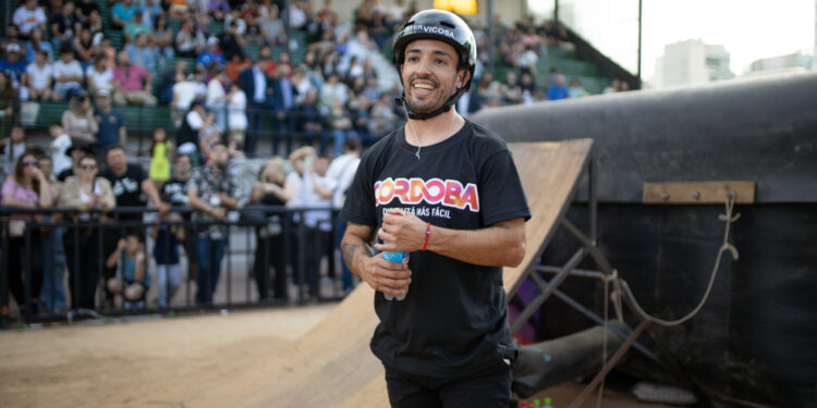 «MALIGNO» TORRES HIZO VIBRAR AL PÚBLICO EN LA FERIA INTERNACIONAL DE TURISMO