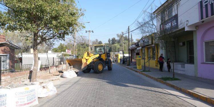 Salsipuedes ejecuta nuevas veredas sobre la Av. Belgrano