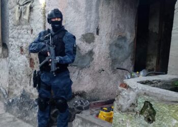 UNQUILLO: SE DETUVO A UN SUJETO CON ANTECEDENTES Y SECUESTRÓ ESTUPEFACIENTES EN BARRIO QUEBRADA HONDA