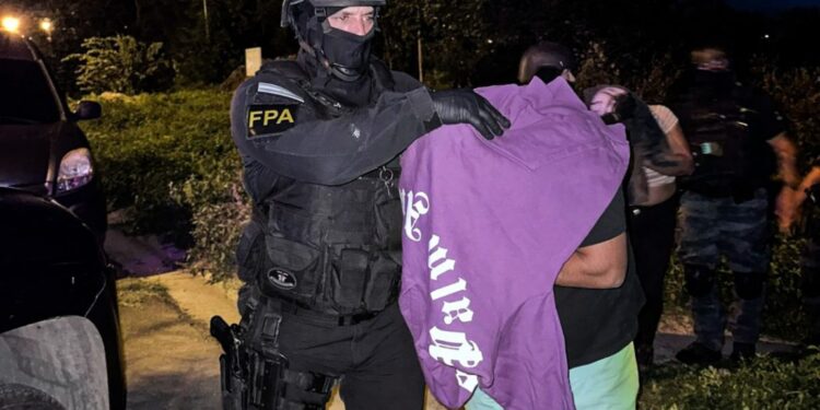 PAREJA DETENIDA POR COMERCIALIZAR ESTUPEFACIENTES EN LA CALERA