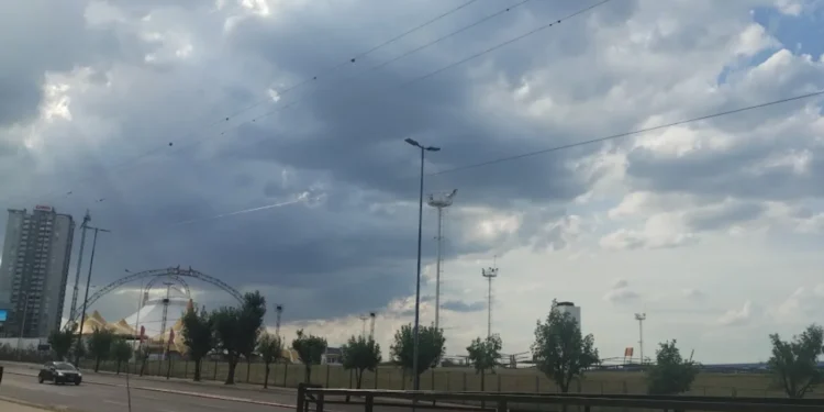 Advierten por lluvias y fuertes vientos el fin de semana