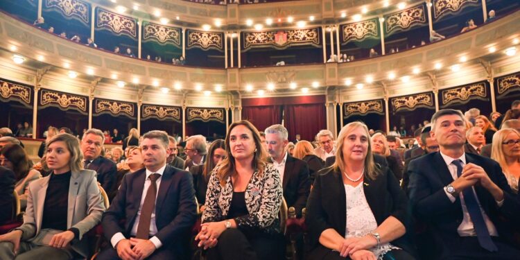 La Provincia adhirió a la conmemoración del Holocausto y el Heroísmo