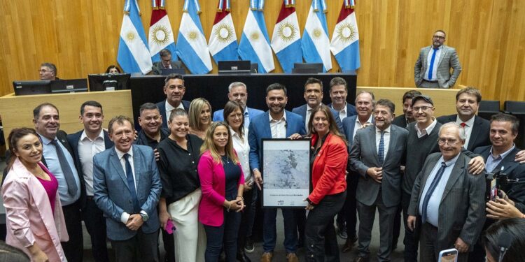 La Legislatura avaló la creación de la Universidad Cooperativa y Mutual Argentina