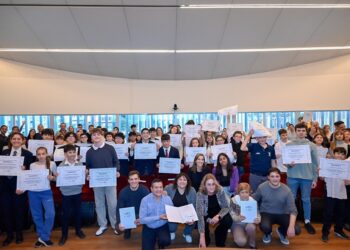 Legislatura: distinguen a estudiantes destacados en la Olimpíada Matemática Argentina 2024