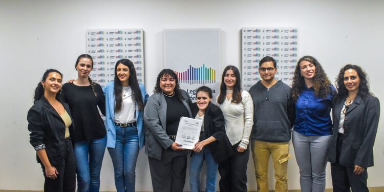 La Legislatura reconoció una iniciativa de estudiantes cordobeses para medir la glucosa en sangre sin pinchazos