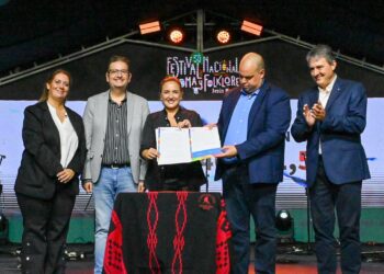 Myrian Prunotto participó del acto de entrega de utilidades del Festival de Jesús María