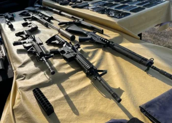 Secuestro de arsenal y detenidos en Córdoba y Unquillo: balearon a un efectivo del ETER