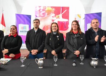 Myrian Prunotto acompañó la presentación oficial del programa “Nuestra Bandera” en Jesús María
