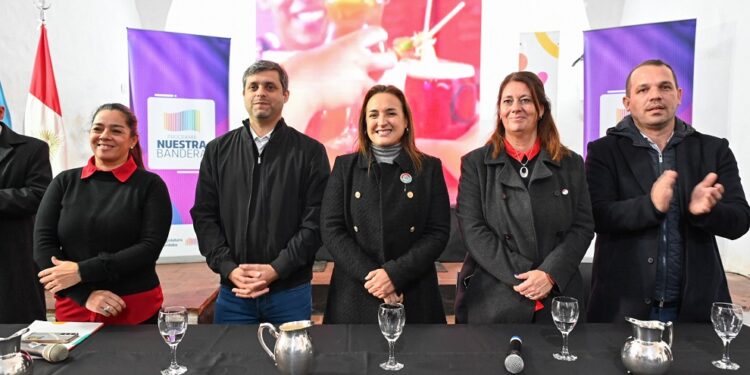 Myrian Prunotto acompañó la presentación oficial del programa “Nuestra Bandera” en Jesús María