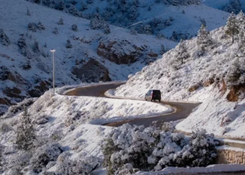 Hielo y nieve mantiene cerrado el camino a las Altas Cumbres