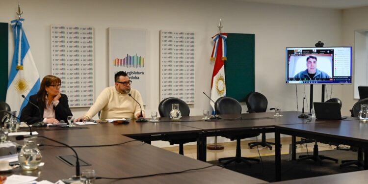 Legisladores analizan crear un programa sobre el uso de la IA en las escuelas