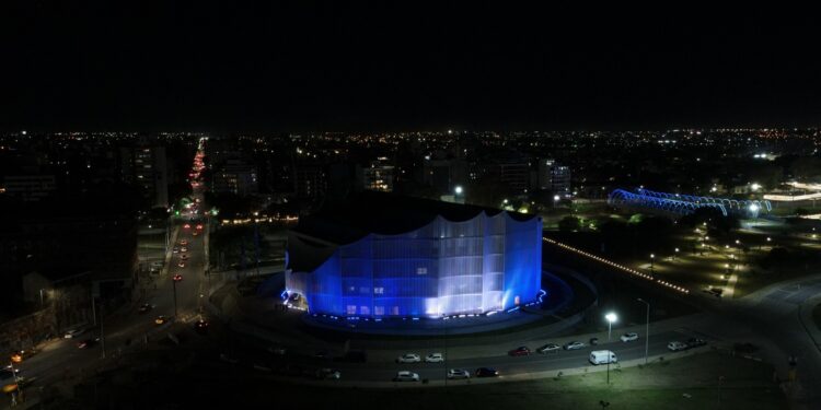 La Legislatura se ilumina en homenaje al Bicentenario de Uruguay