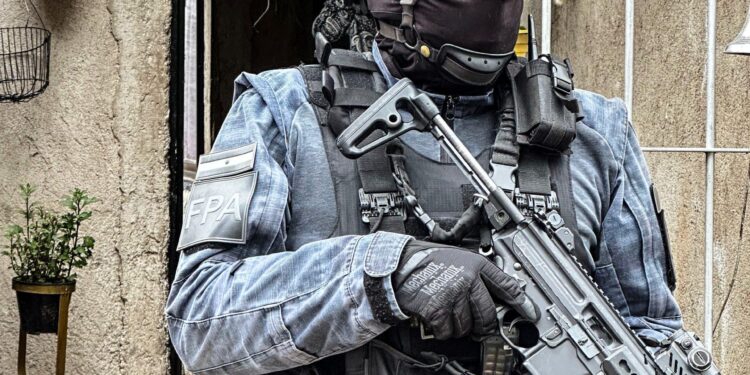 PAREJA DETENIDA POR COMERCIALIZAR DROGAS EN LA CALERA