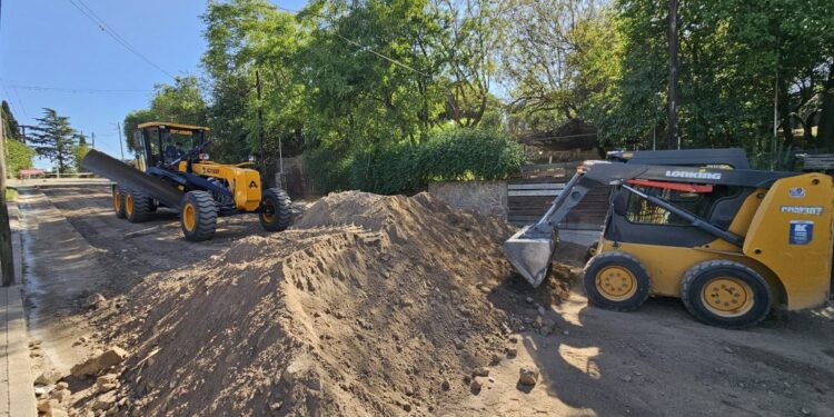 INICIARON CON LA SEGUNDA ETAPA DE LA PAVIMENTACIÓN DE CALLE CHARCAS