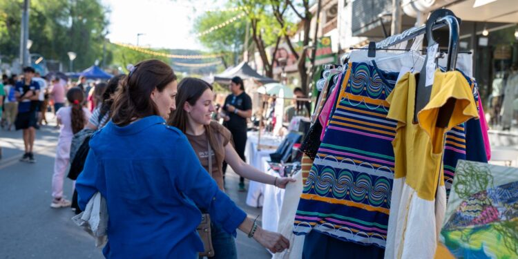 RÍO CEBALLOS: MÁS DE 6 MIL PERSONAS PARTICIPARON DE LA FERIA DE EMPRENDEDORES Y ARTESANOS