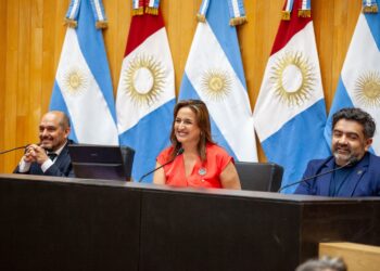 Prunotto a universitarios: “La política realmente cambia la vida de la gente”