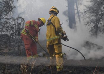 Se mantiene activo el incendio en la Quebrada del Condorito