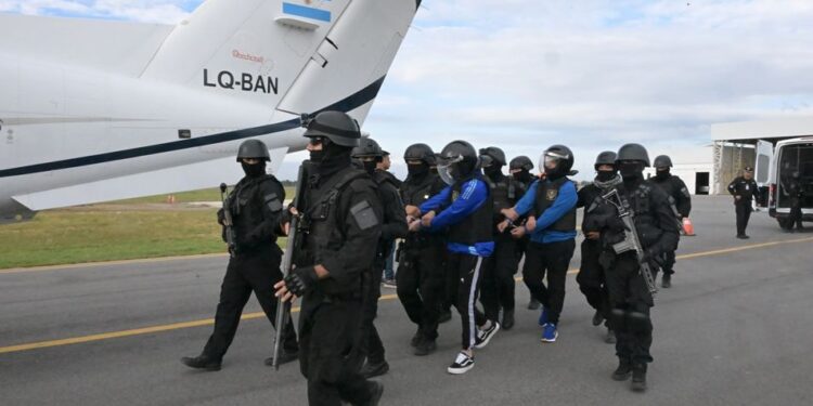 El Servicio Penitenciario trasladó dos internos de alta peligrosidad a cárceles de máxima seguridad Federal