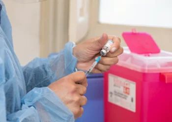 Piden vacunarse contra una nueva variante de la gripe que circula en Europa