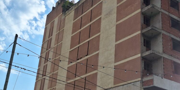 SE REALIZARÁ LA DEMOLICIÓN DE UN TABIQUE CON RIESGO DE CAÍDA EN EL EDIFICIO ANEXO AL PALACIO MUNICIPAL 4 DE SEPTIEMBRE