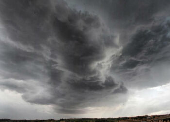 Rige un alerta por tormentas y chaparrones en la provincia