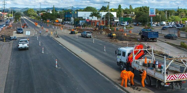 La duplicación de calzada de la Av. Padre Luchesse, con 92% de avance